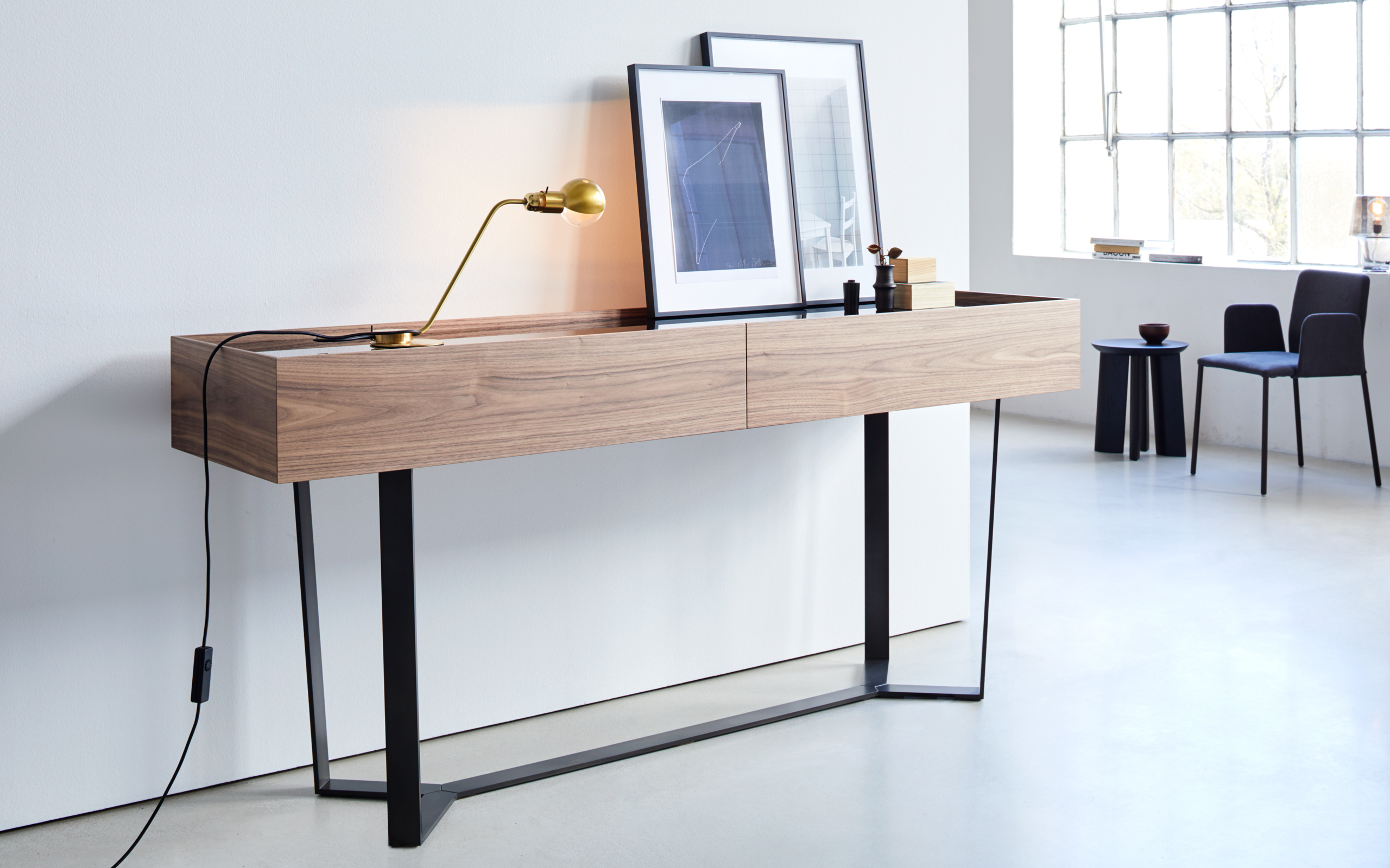 Стол консоль широкий. Консоль longhi. Стол консольного типа. Консоли необычные. Консоль из слэба дерева.